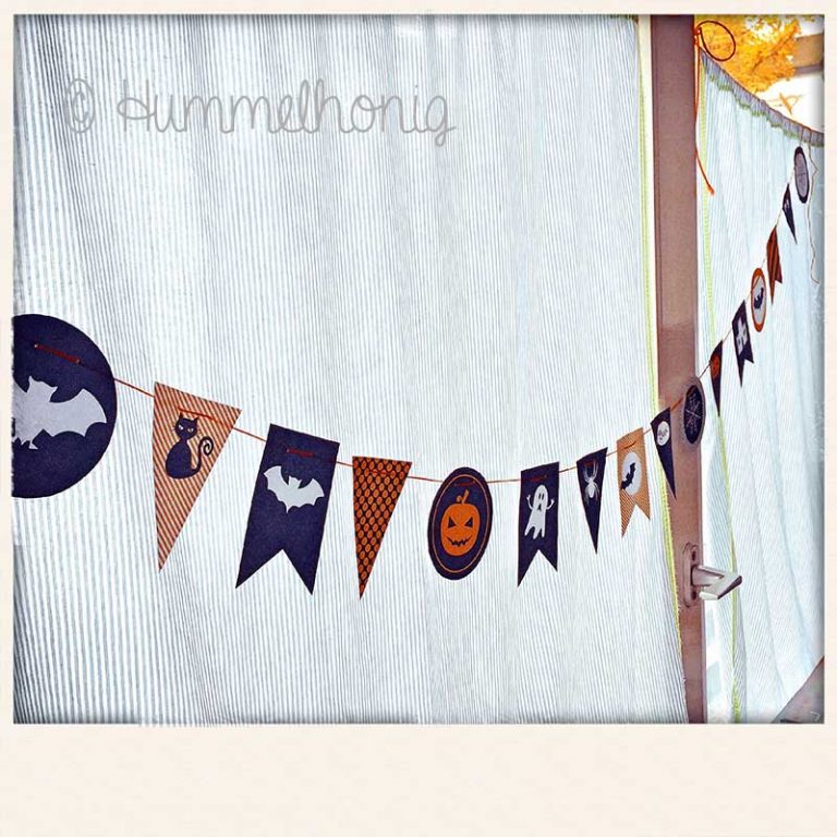 RoomMates Happy Halloween Wimpel – Abziehbarer Wandaufkleber-Set (157,5 Cm Breit) Für Gruselige Dekoration