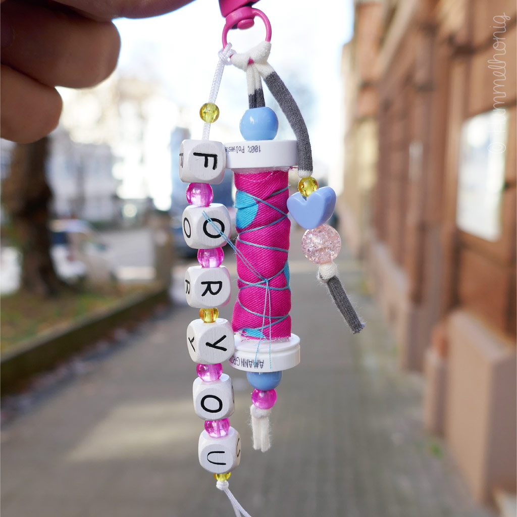 Anhänger Nähgarnrolle